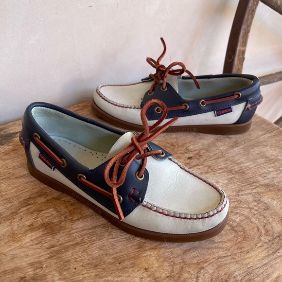 SEBAGO DOCKSIDERS Preppy Handmade Leather Navy & Creamy Blue Loafers Sz 6M NICE! - Picture 2 of 12